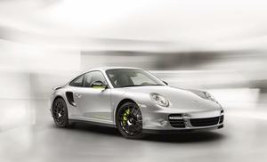 911 Turbo S Coupe Edition 918 Spyder - front 3 quarter